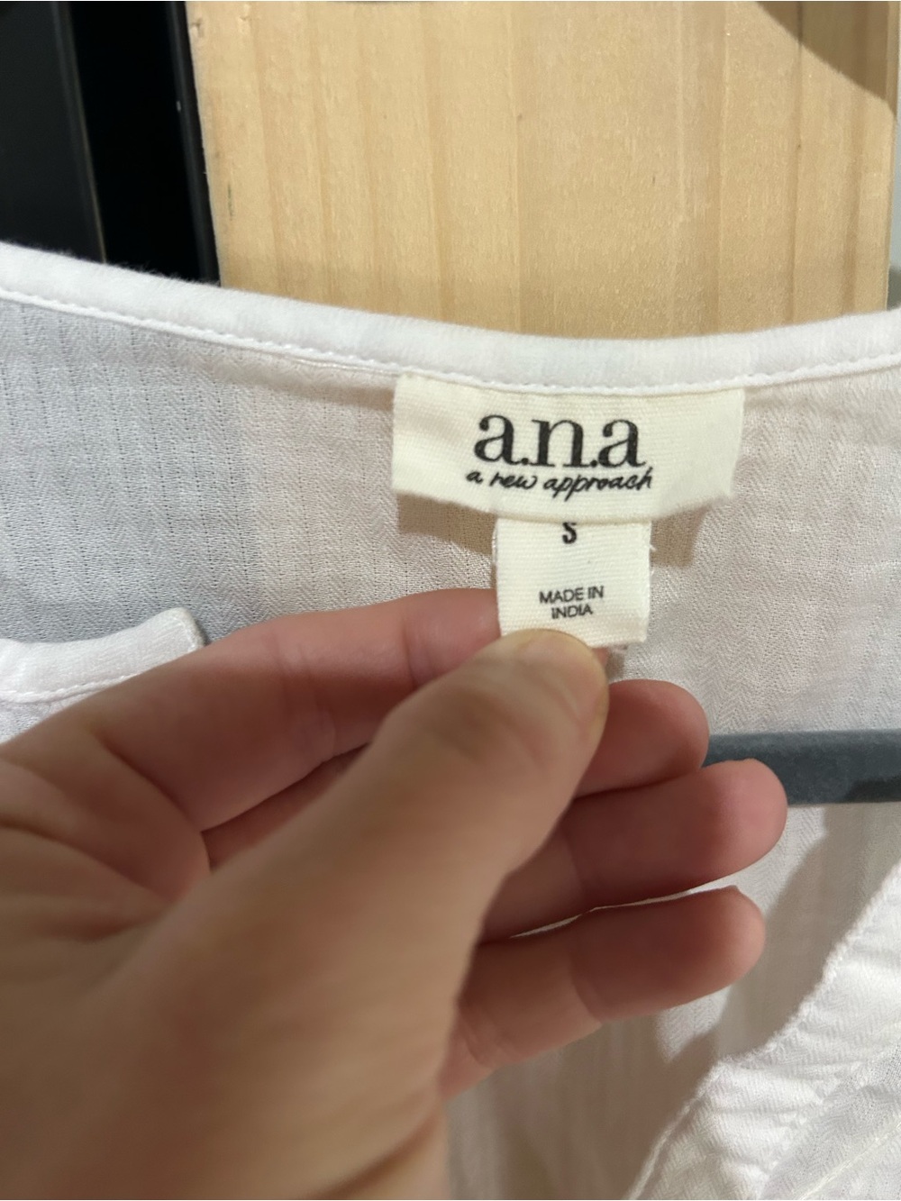 a.n.a White Cotton Embroidered Floral Boho Blouse Size S Boho Cottagecore - Picture 6 of 8